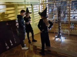 b_1024_768_0_00_images_2023_2024_SU_Andrzejki_406873251_813477473913536_6568689772049985946_n